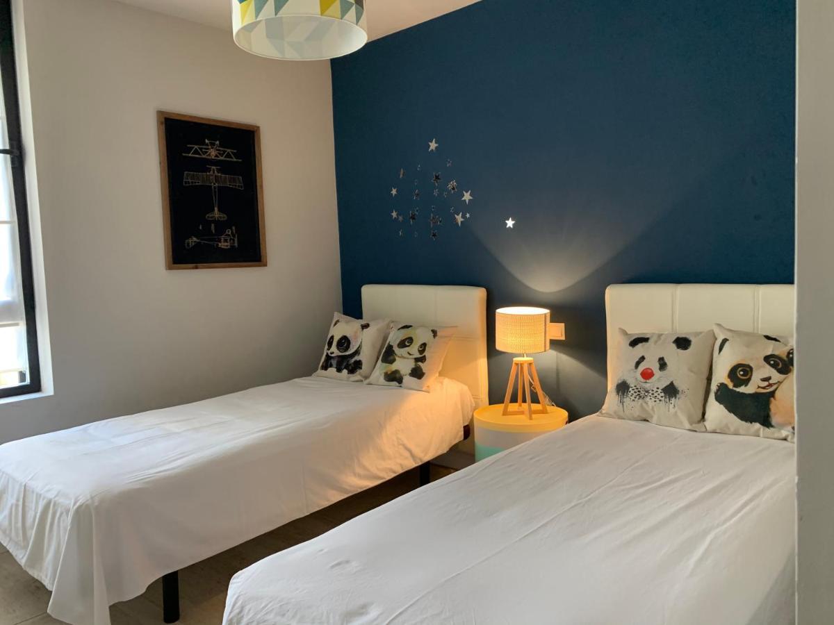 Luxury House 110 M2 On The Beach, Pool, Parking Torremolinos Kültér fotó