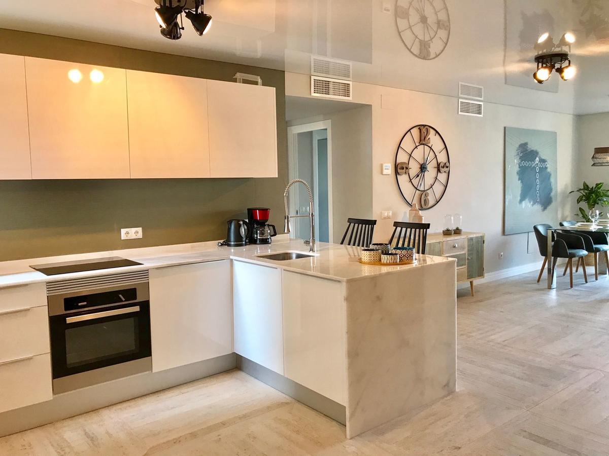 Luxury House 110 M2 On The Beach, Pool, Parking Torremolinos Kültér fotó